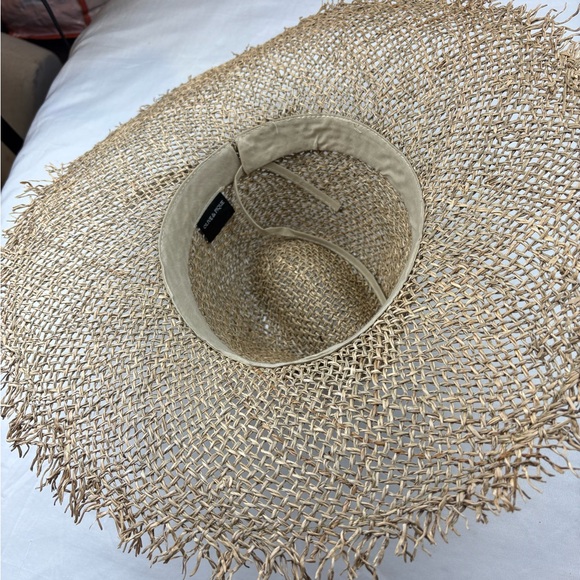 Hat - Picture 6 of 7